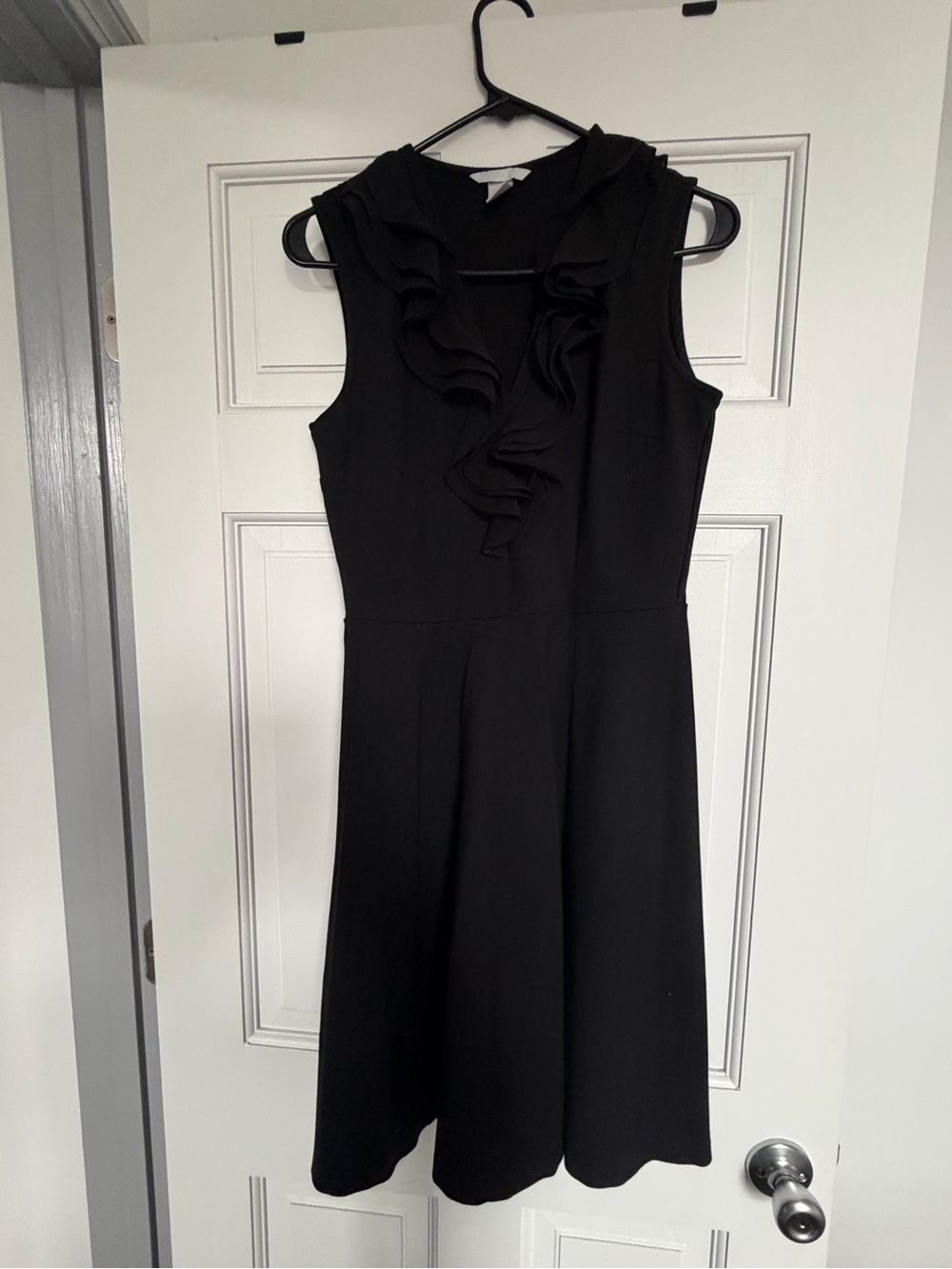 Black v neck dress